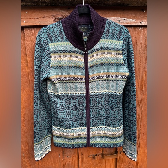 Icelandic Design cardigan jacket - Picture 1 of 8